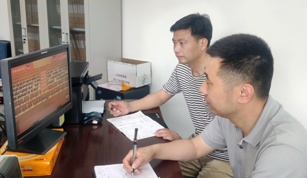 交通運務(wù)有限公司組織收聽收看“兩會”盛況