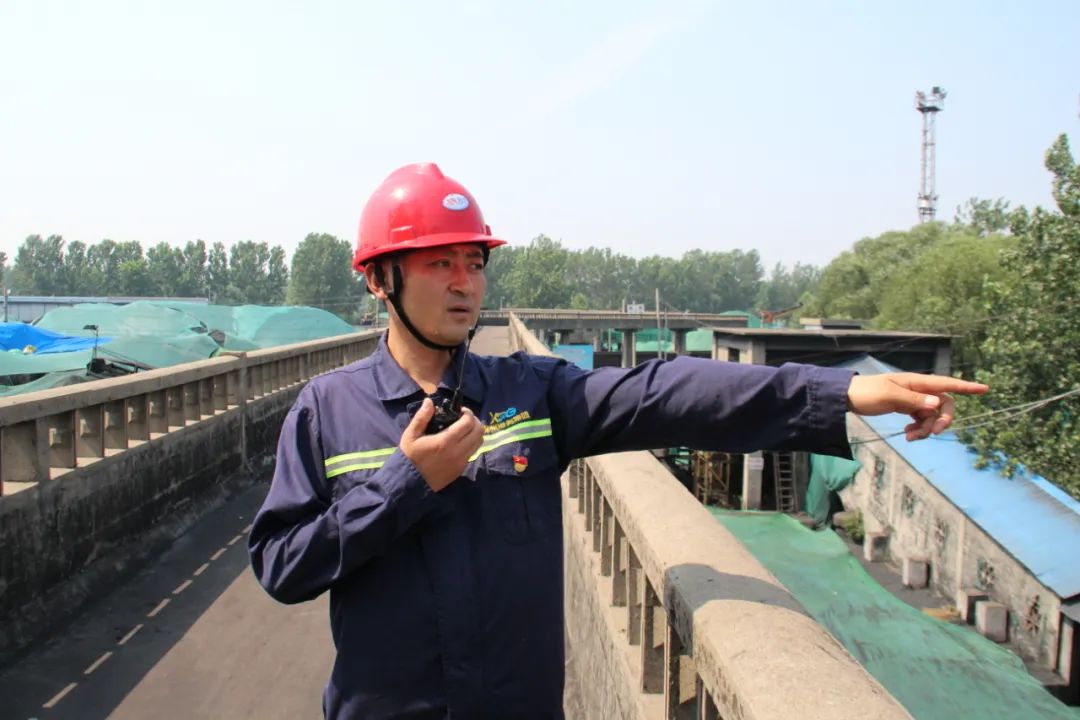 心系客戶，傾心服務(wù)的先行者——優(yōu)秀共產(chǎn)黨員閆龍