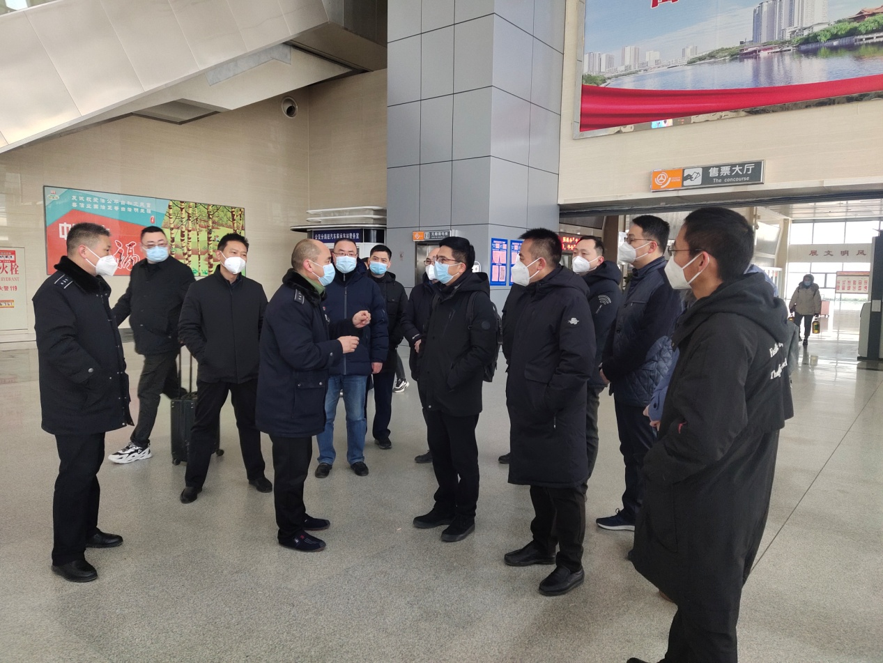 省交通運輸廳安全生產(chǎn)工作檢查組蒞臨徐州汽車東站檢查春運安全生產(chǎn)工作